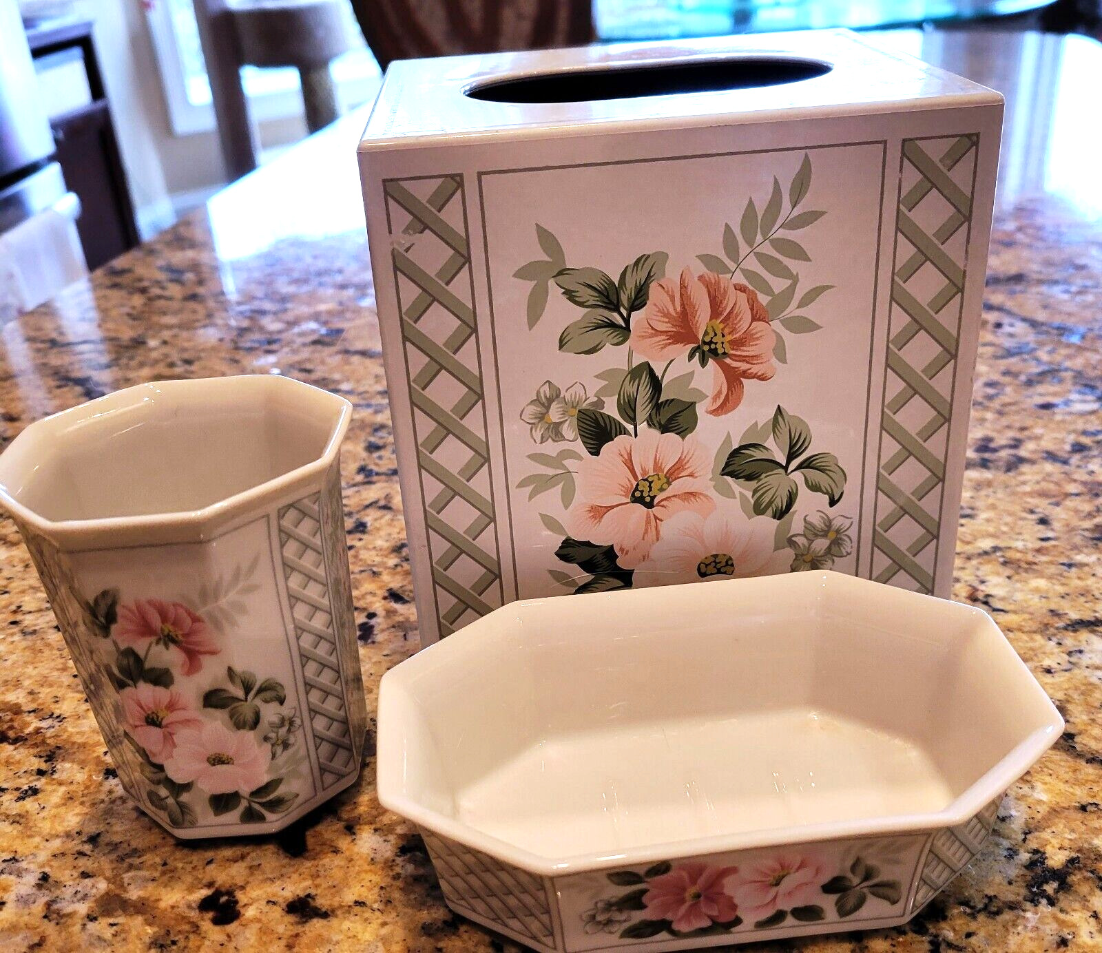 Ceramic Bathroom Accessories Soap, cup, and Plastic Tissue Holder - EUC