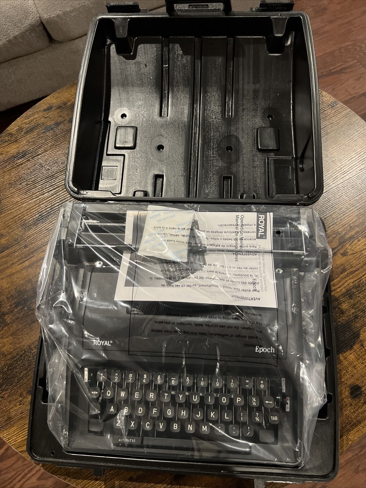 Royal Epoch Manual Portable Black Typewriter With Hard Case Brand New 79100G