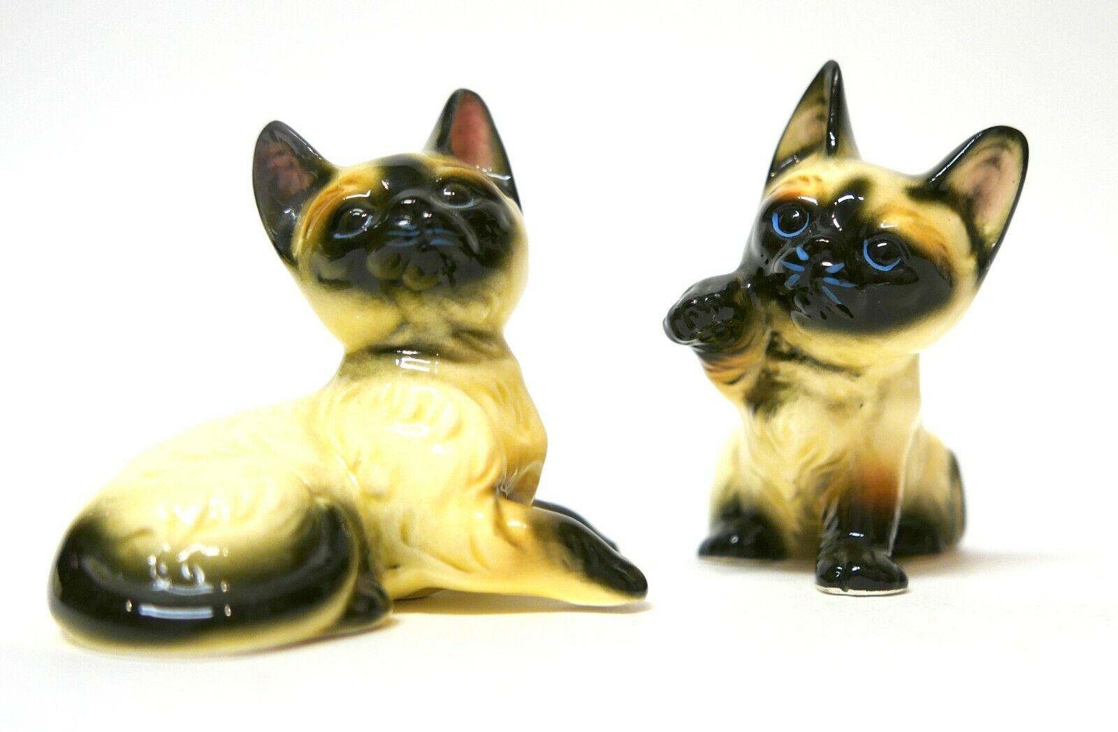 Vintage Enesco Siamese Seal Point Cats Figurines Blue Eyes  Bone China Taiwan 