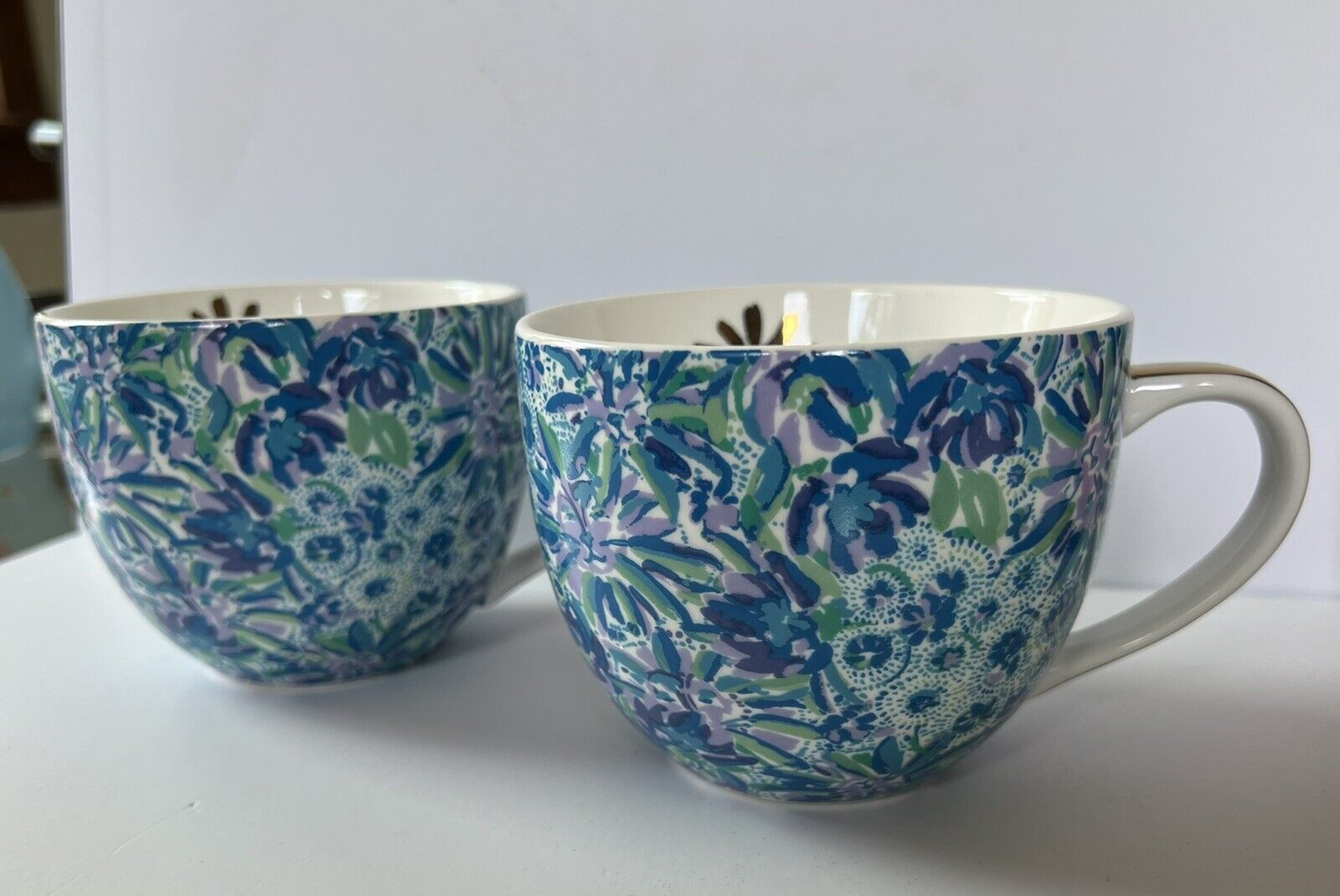 Lily Pulitzer Large Coffee Tea Mugs Set of 2 Blue Floral 12 oz White Gold Trim
