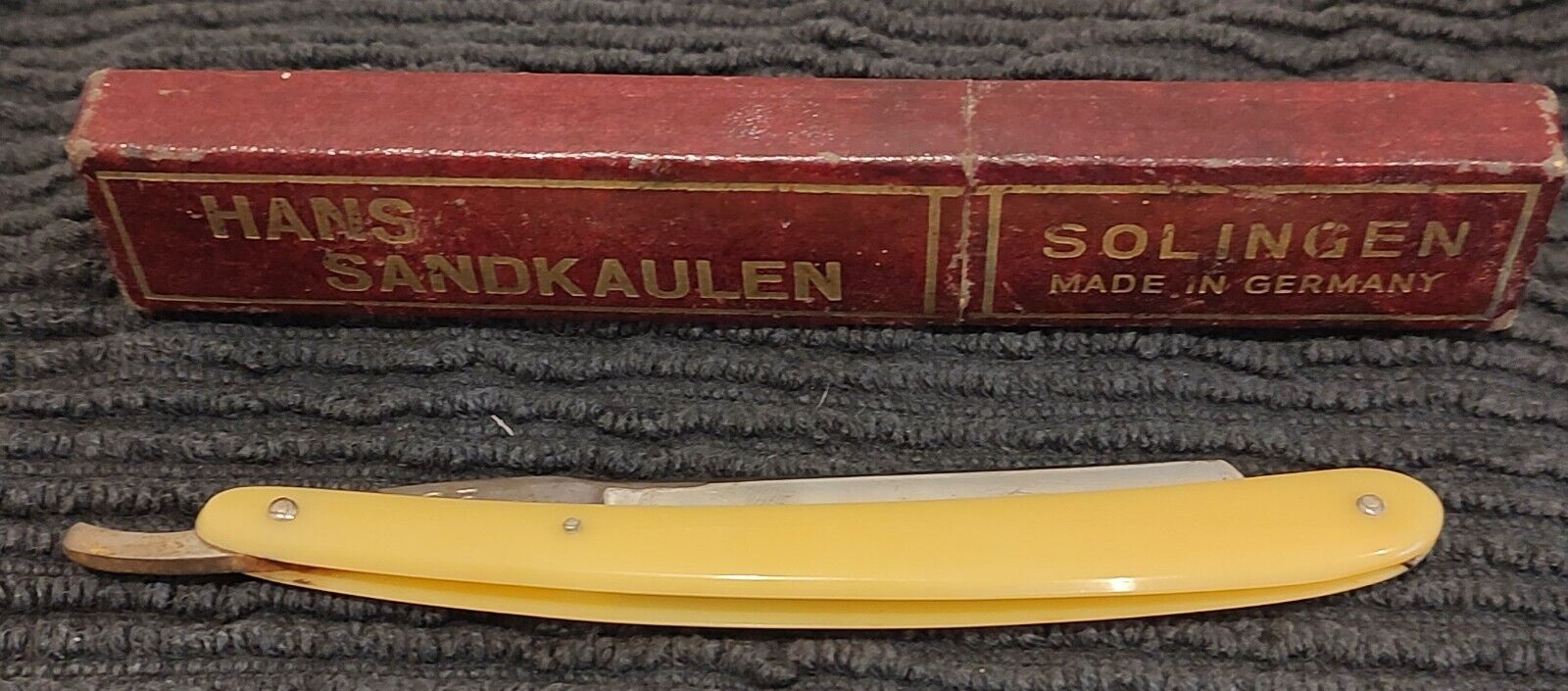 Vintage Solingen Germany -Hans Sandkaulen- Straight Razor w/ Bone Handle In Box