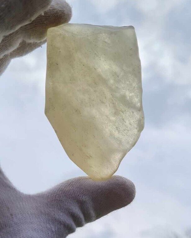 Libyan Desert Glass 87.85g Meteorite Tektite (439.25 carats) Libyan Gold Tektite