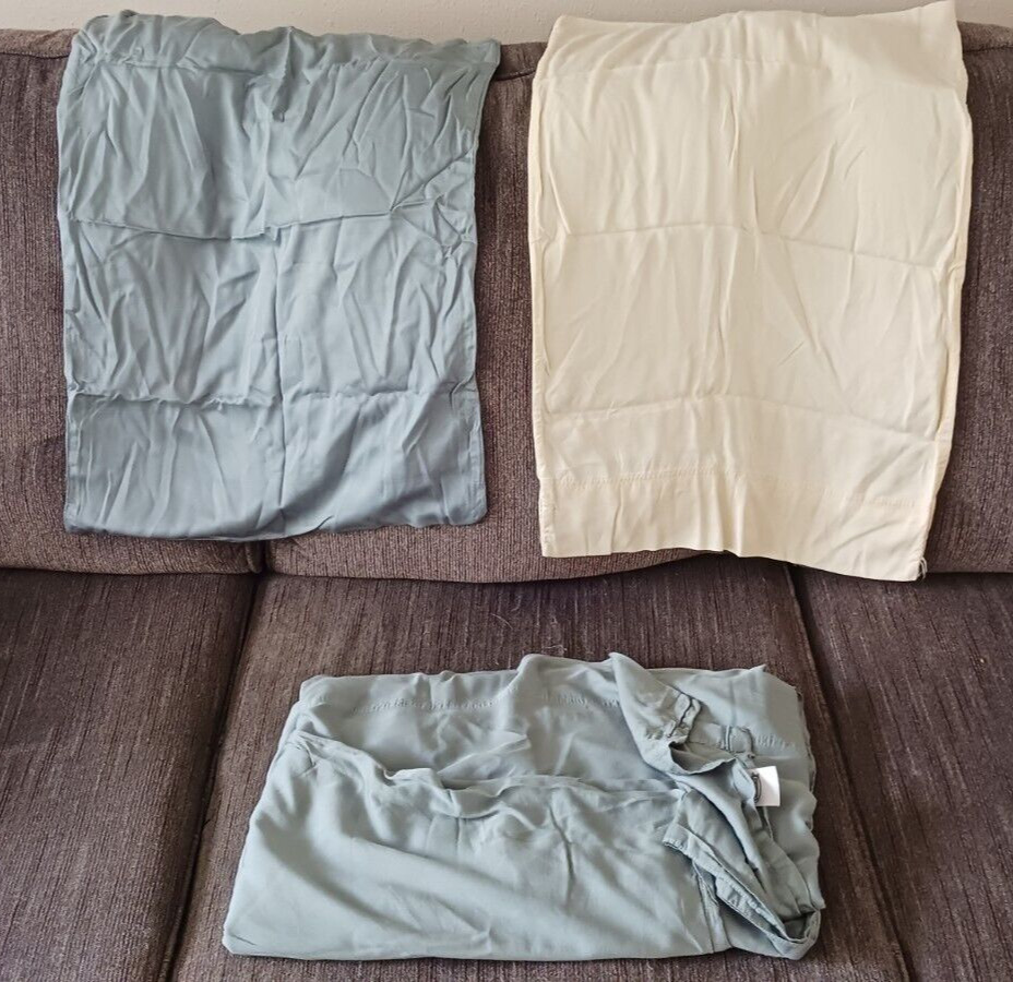 Cariloha Bamboo Green Flat Full Sheet, Green Pillowcase, & Cream Pillowcase