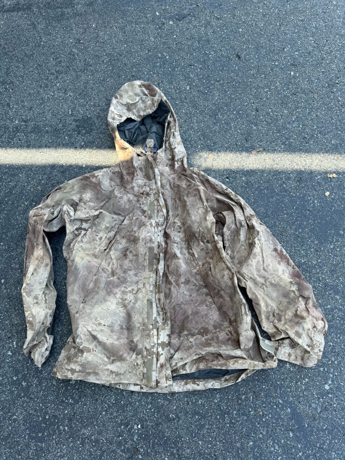 Patagonia AOR1 PCU Level 6 Jacket w/ Hood Medium Regular *Spraypainted*