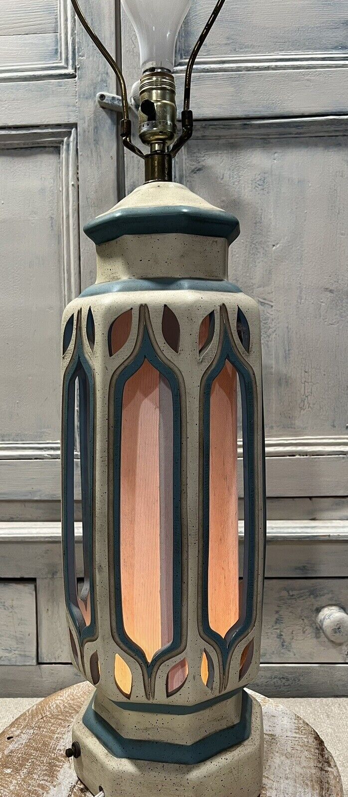 Vintage Mid Century Underwriter’s Laboratories Pottery Pagoda Shape Blue Lamp