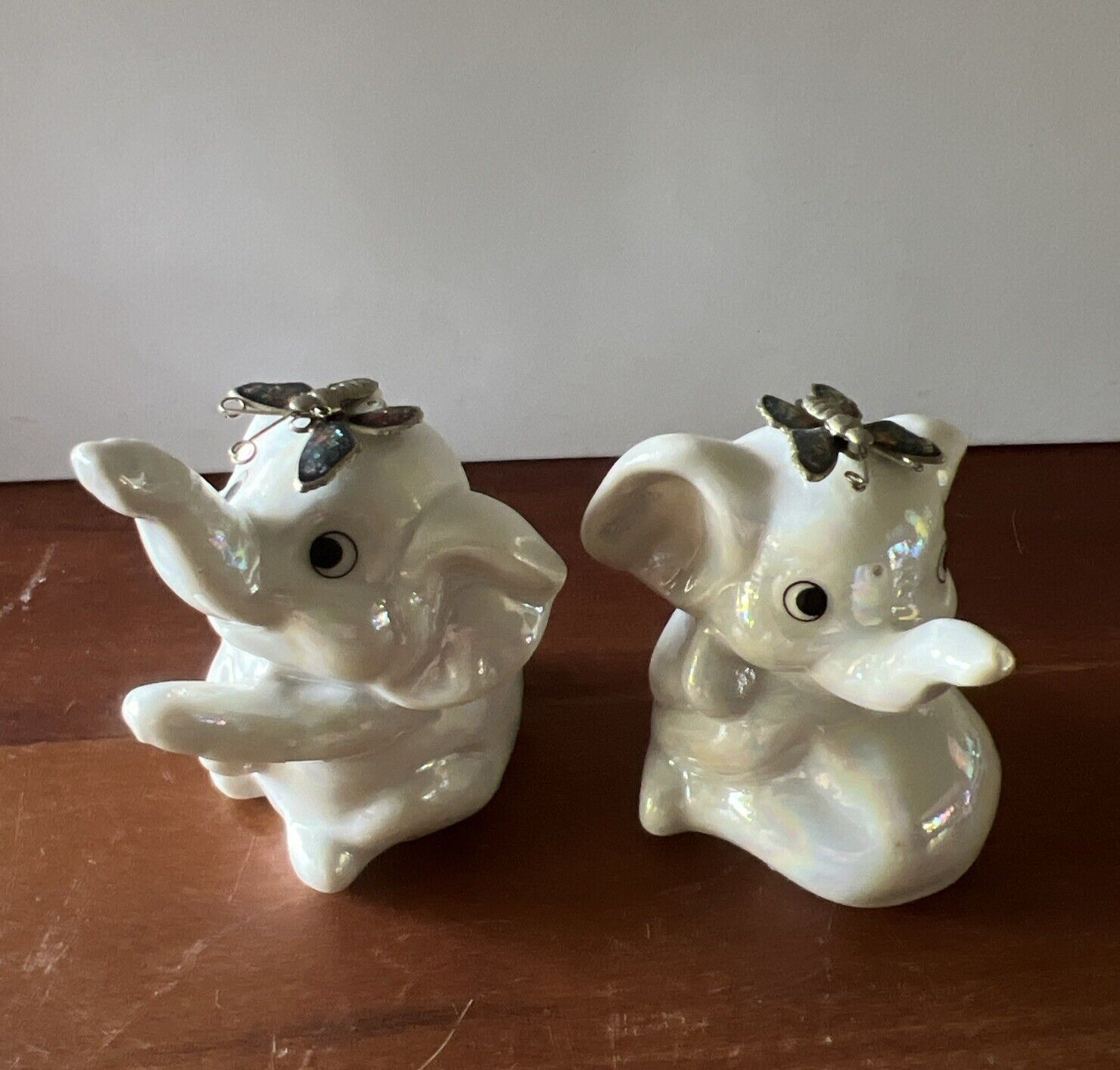 2 Elephant Butterfly Figurine White Iredesent Shinny Trunk Up 2.5\