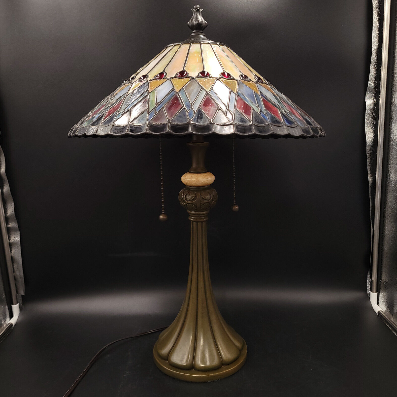 Vintage Quoizel Jewel Mosaic Stained Leaded Glass Tiffany Style Table Lamp