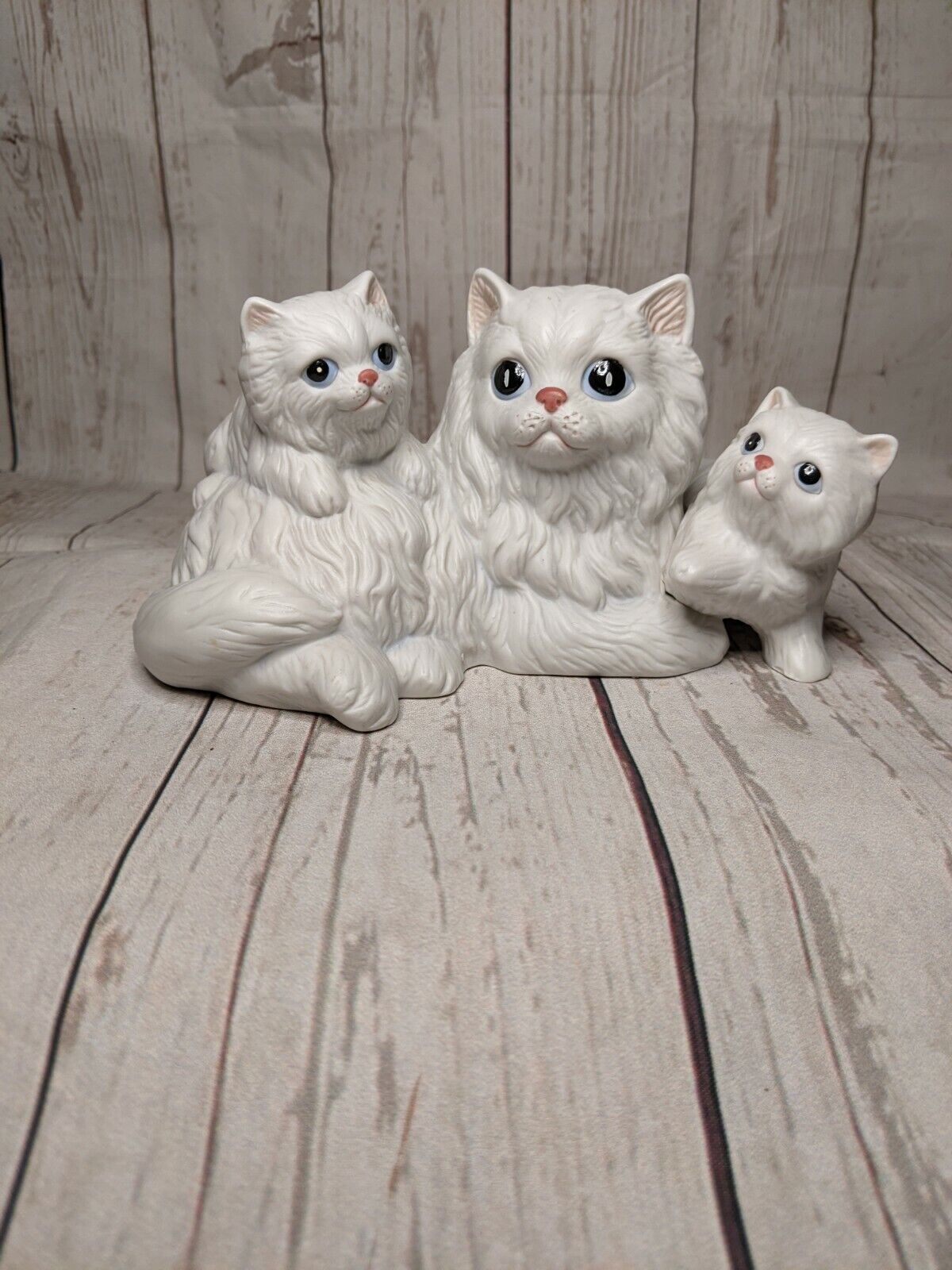 Vintage Homco White Persian Cat With Kittens Figurine