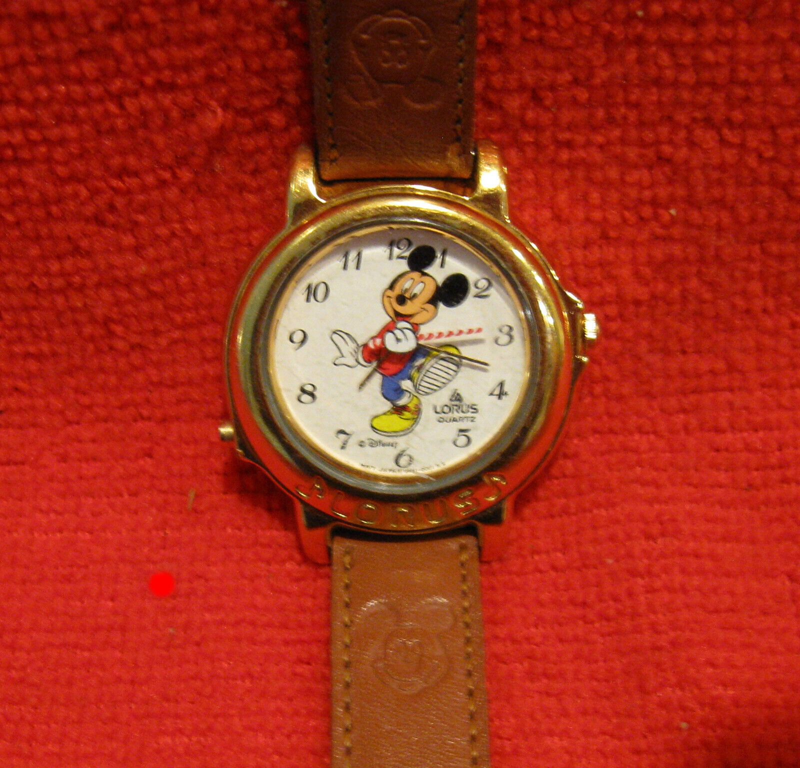 DISNEY PLAYS MICKEY\'S MARCH/THEME TUNE by LORUS - MUSICAL MICKEY MOUSE WATCH