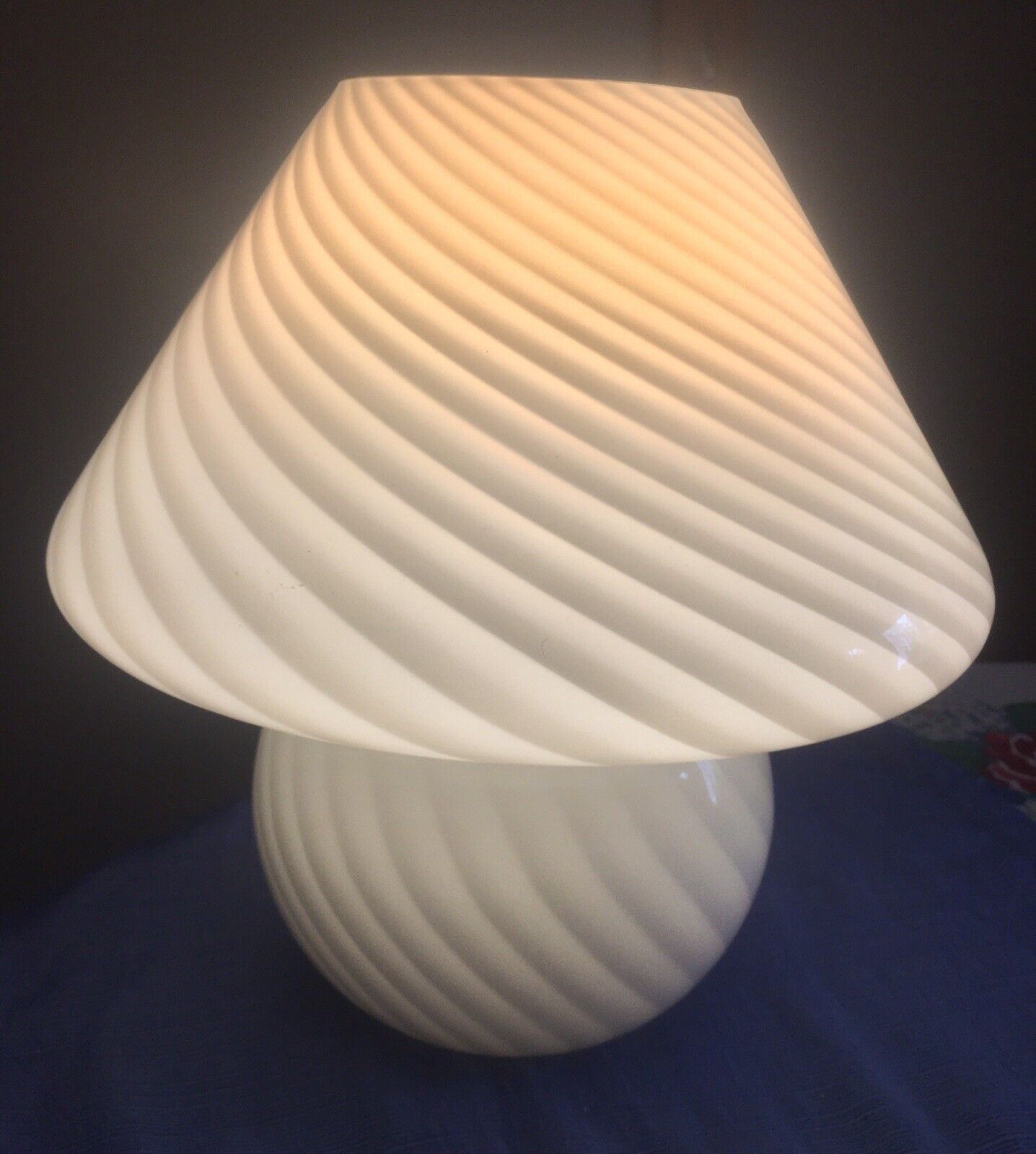 Vintage Vetri Murano Glass Mushroom Lamp White Swirl Excellent 