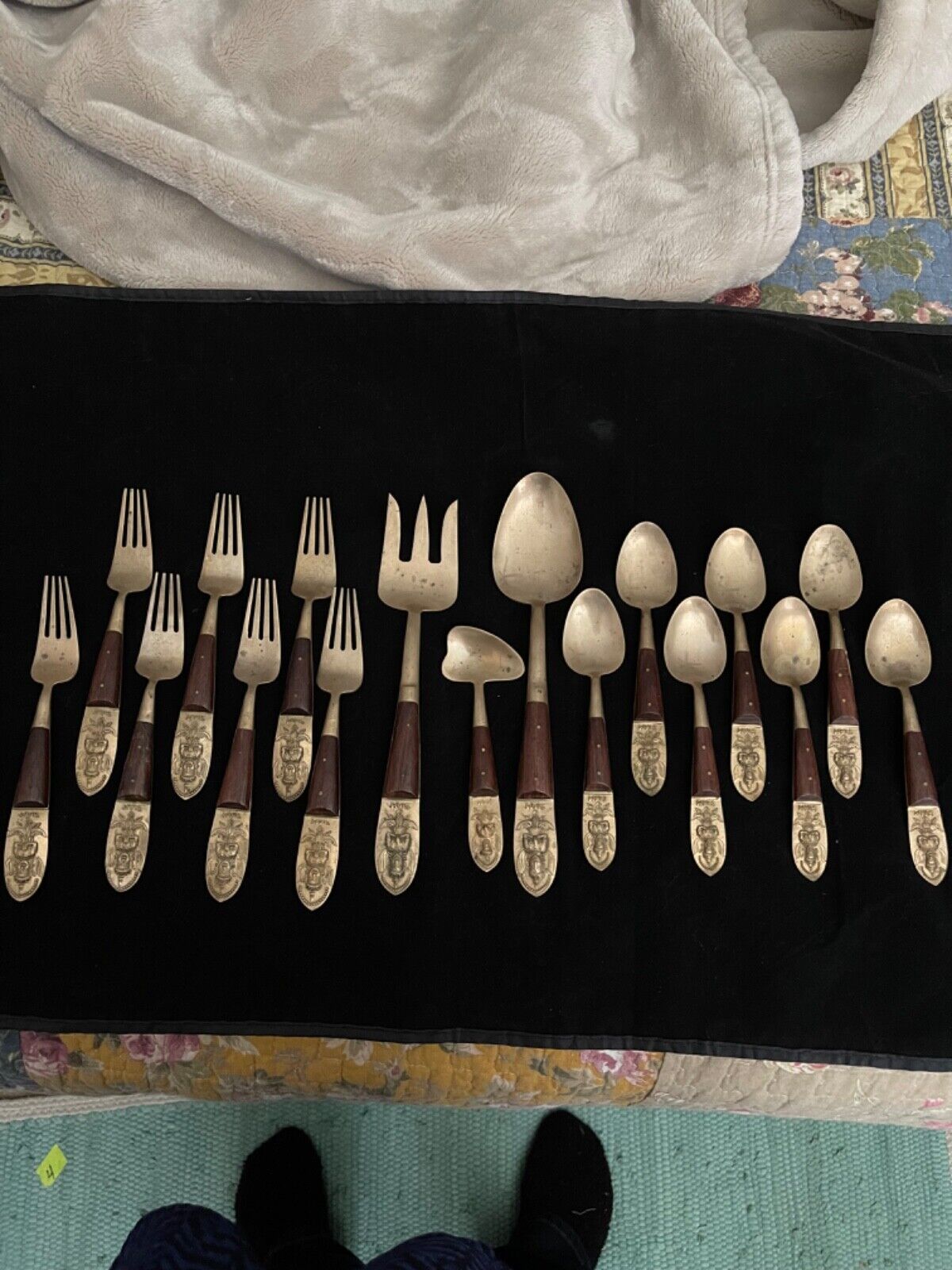 SIAM LOT OF 17 PIECES BRASS AND WOOD FLATWARE