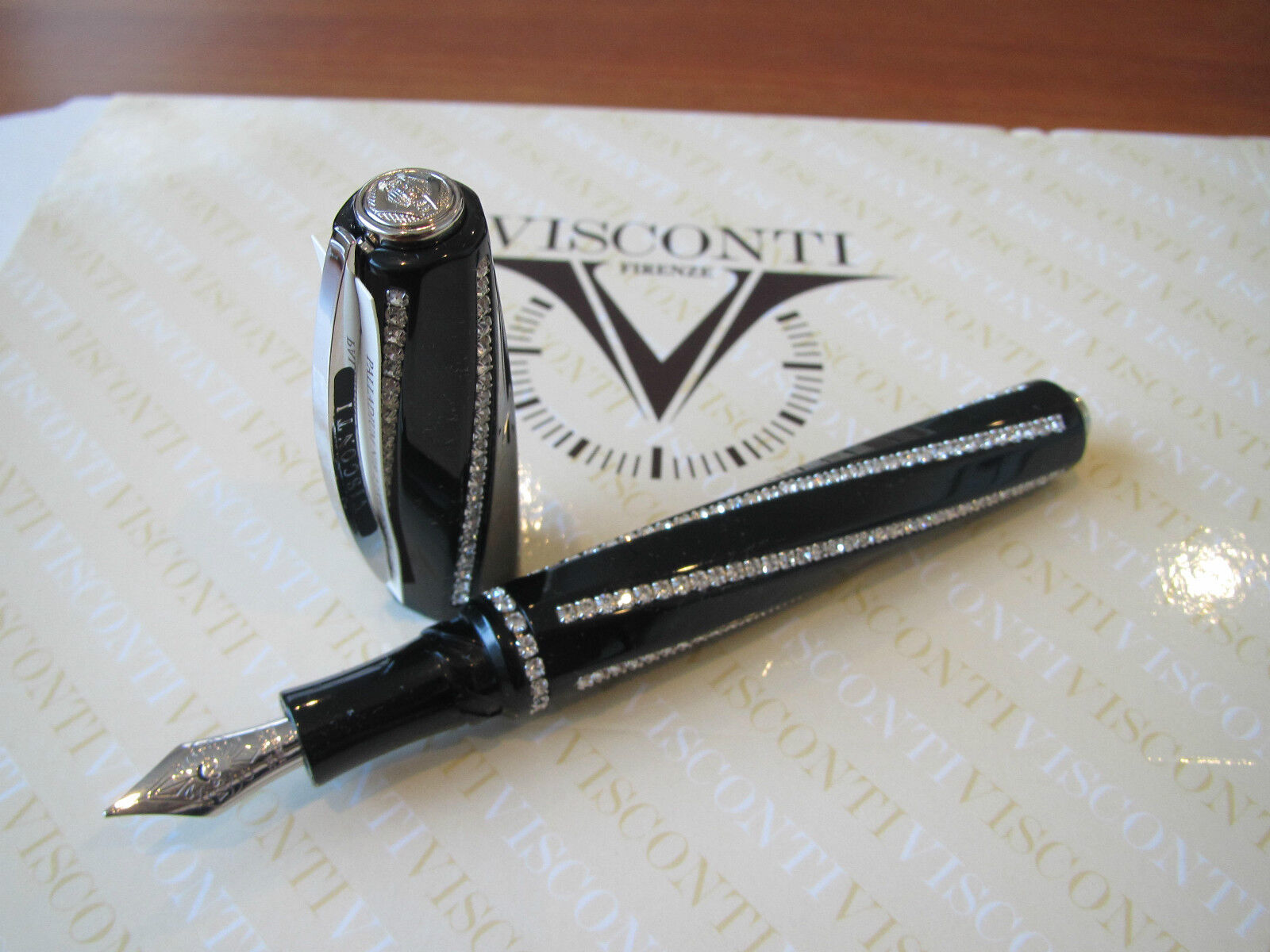Visconti Divina Princess Black fountain pen Broad 23kt Pd nib MIB