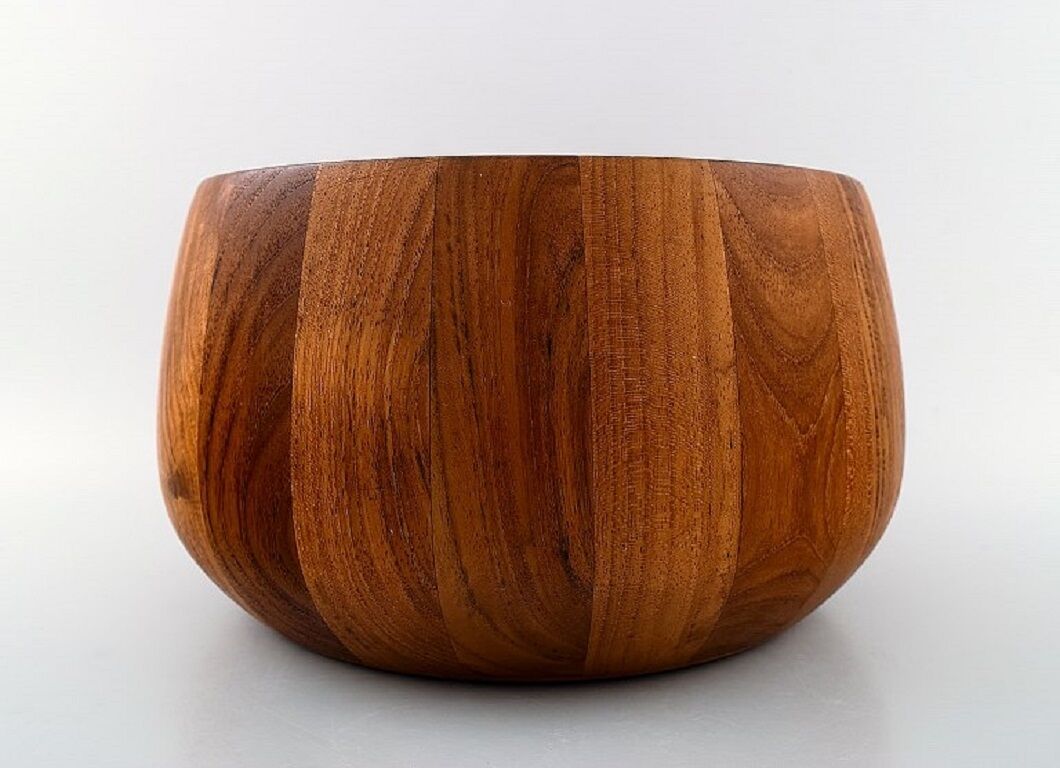 Jens Quistgaard, DANISH DESIGN large bowl. Staved teak