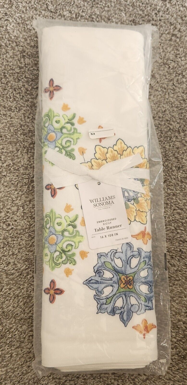 Williams Sonoma Embroidered Sicily Table Runner 16\
