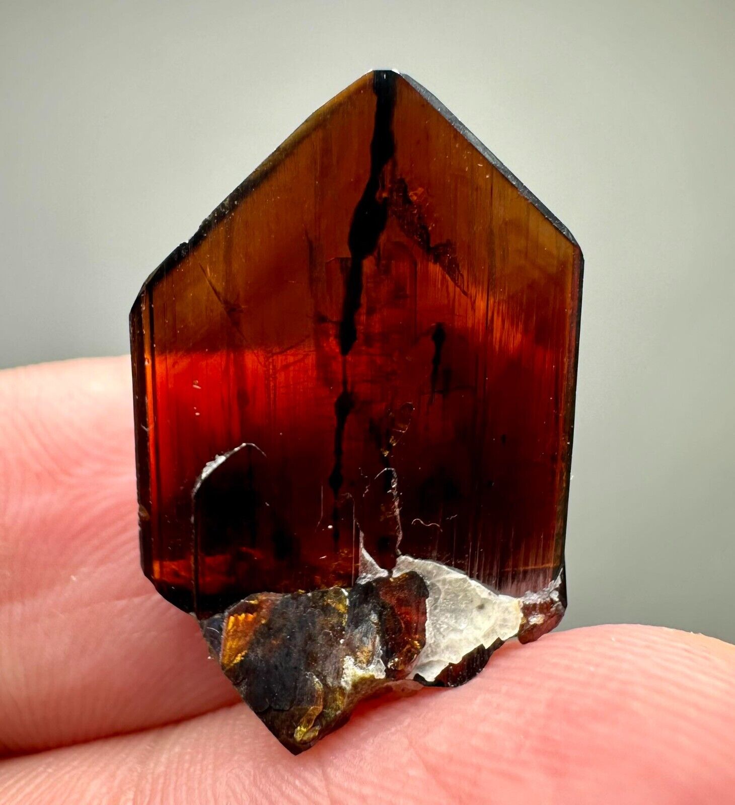 9.40 Ct. Full Terminated Extraordinary Rare Red Brookite Huge Crystals @Pak