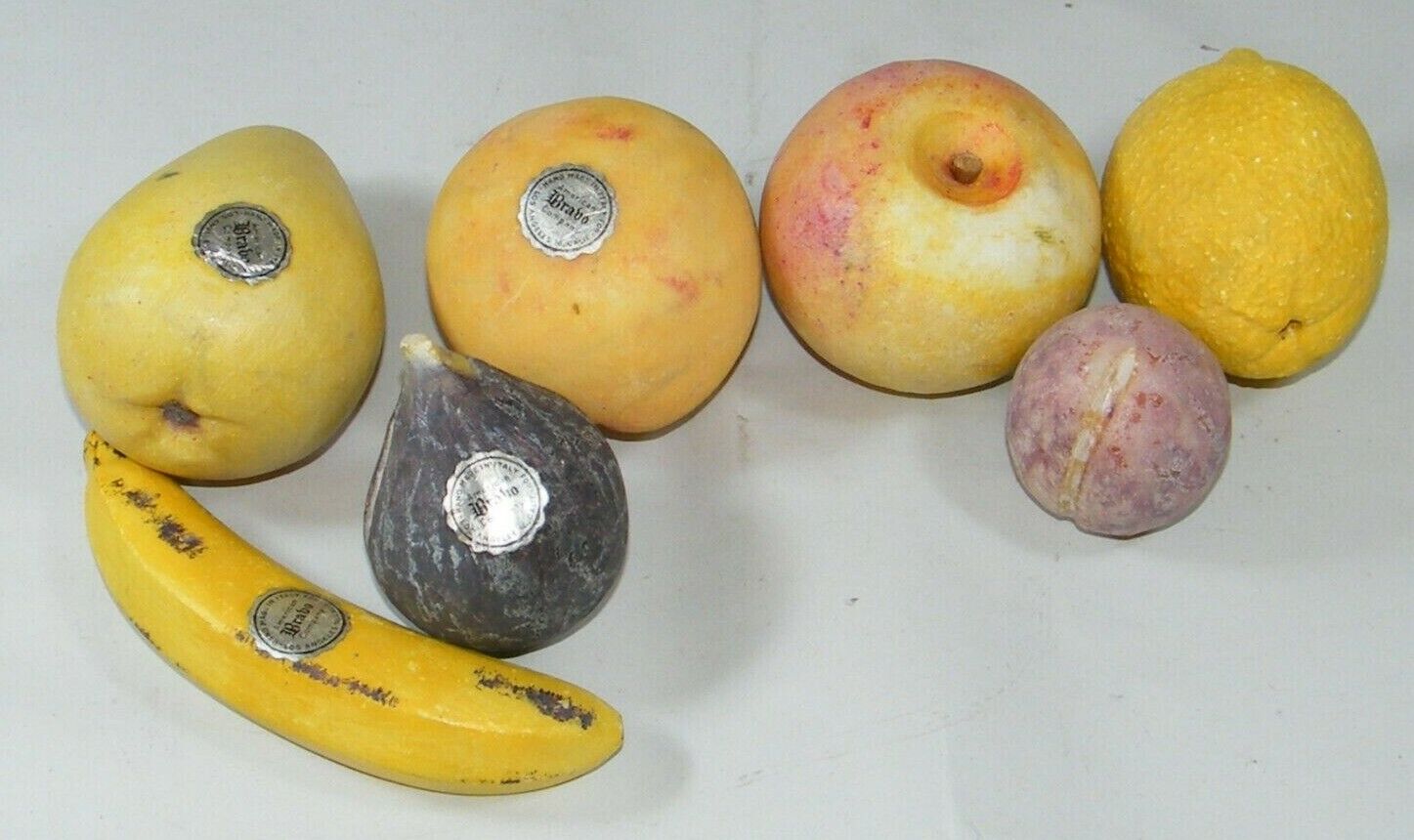 VINTAGE AMERICAN BRAVO CO HAND MADE ITALY STONE FRUIT 7 PIECES BANANA PEACH FIG