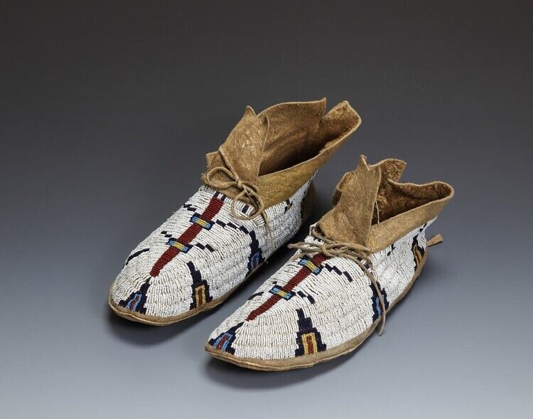 Native American antique suede Leather Indian Beaded Cheyenne Moccasins