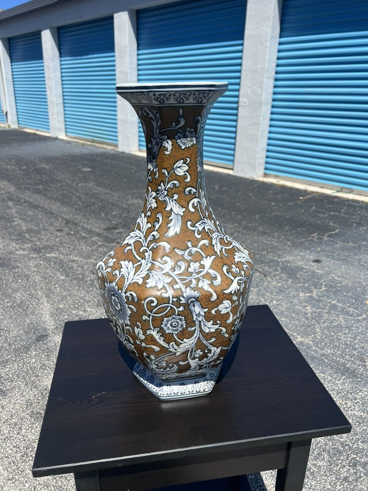 19” Vintage Chinese Asian Floral Accent Vase Great condition 11x11x19in