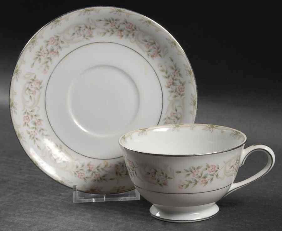 Style House Shelton Cup & Saucer 695216