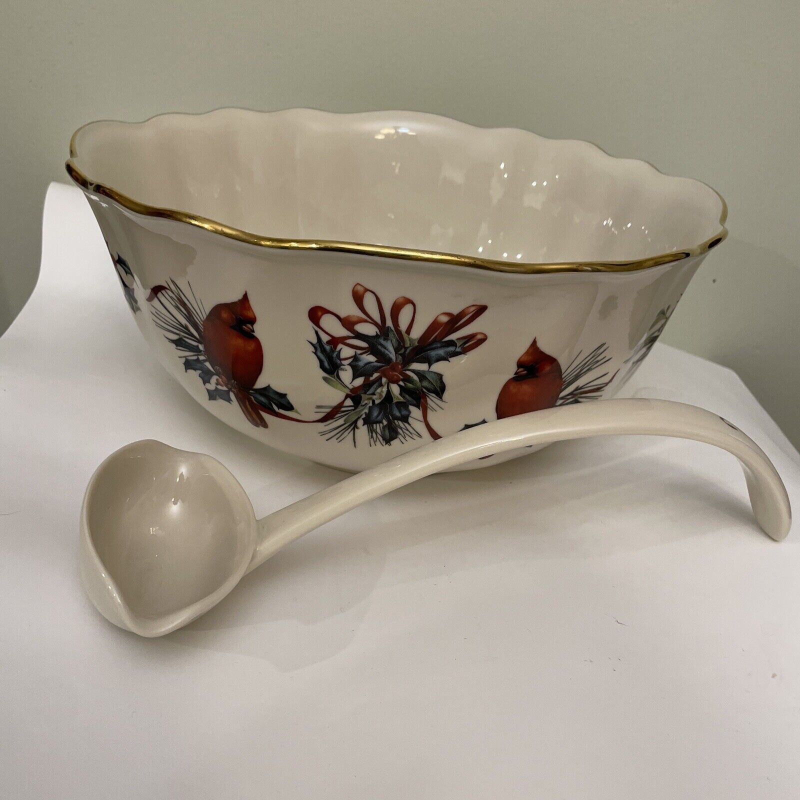 Lenox Winter Greetings Large Punch Bowl and ladle