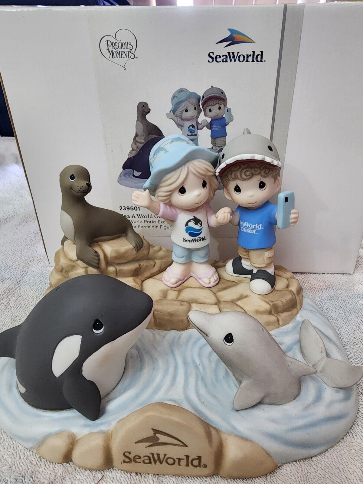 Seaworld Exclusive Precious Moments 60th Anniversary Exclusively Limited Edition