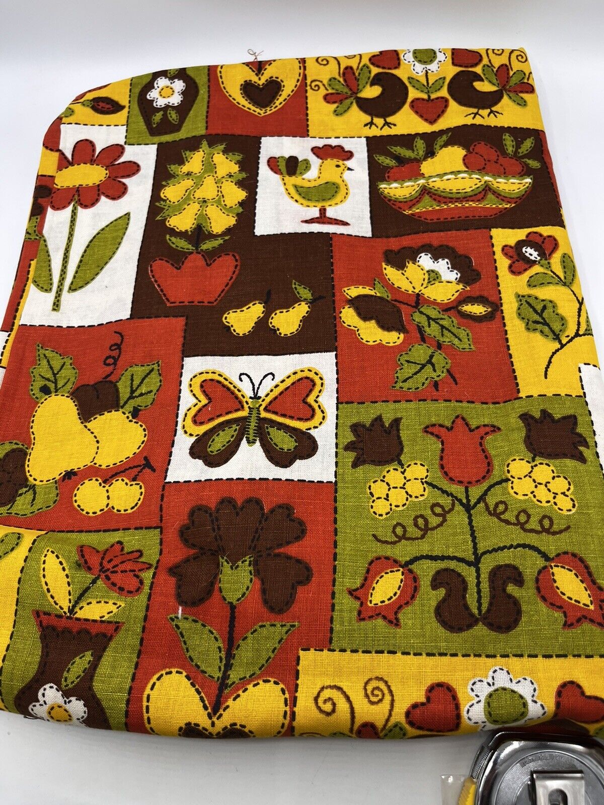 vtg. Heavy Cotton calico Fabric Sew Daisy 60s 70s MOD Spring Floral Yellow Retro