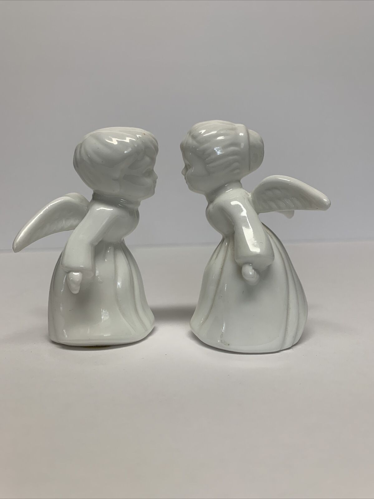 Vintage Josef Originals White Porcelain Kissing Angels 3\