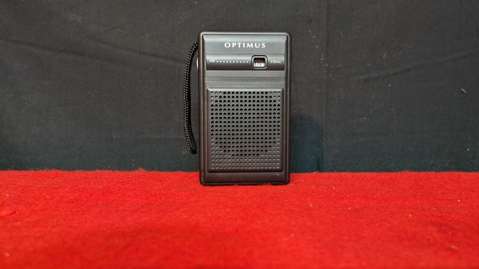 Vintage Optimus AM Transistor Radio Model 12-201A
