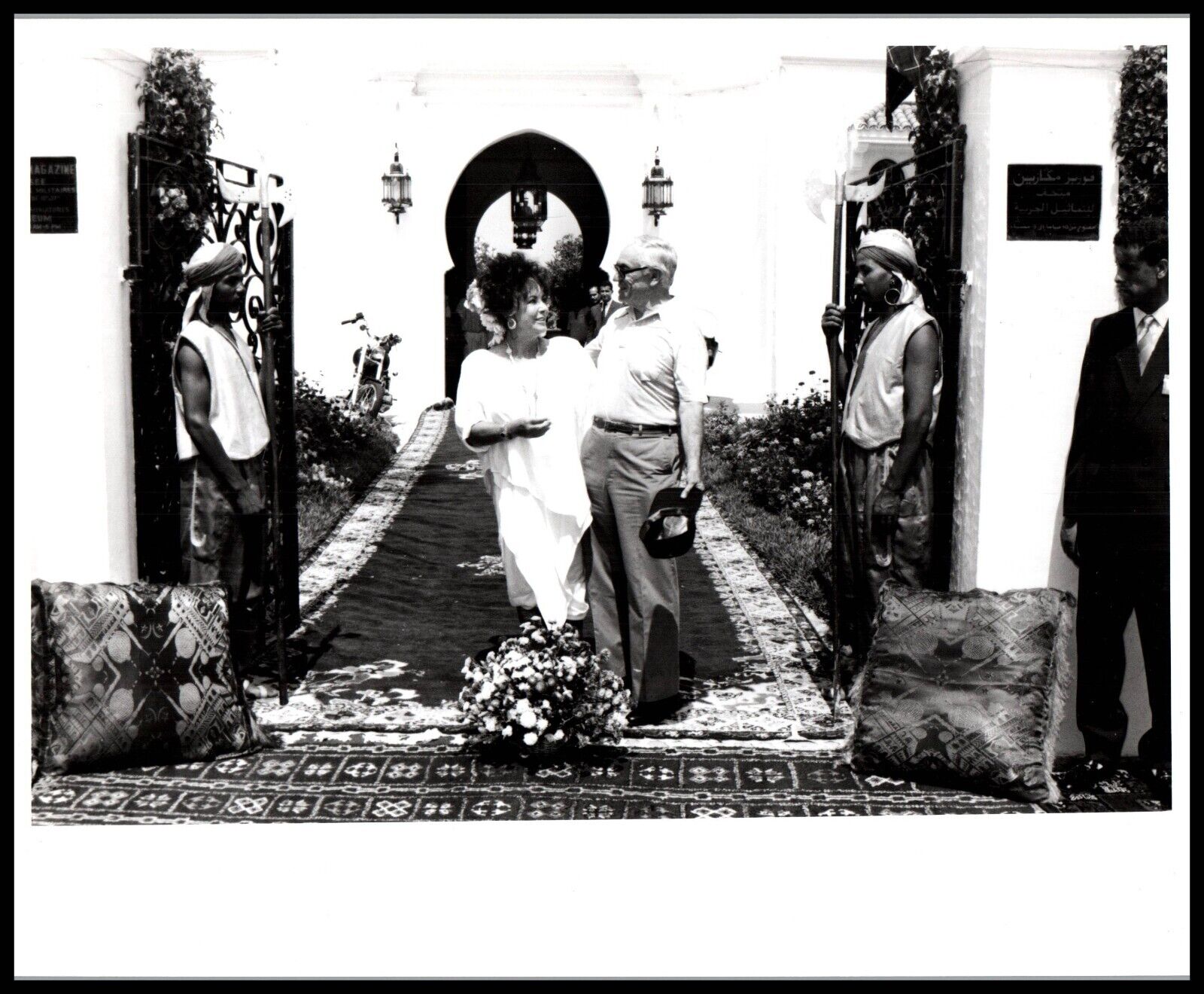 Elizabeth Taylor + Malcolm Forbes (1989) Hollywood Memorabilia Photo K 163