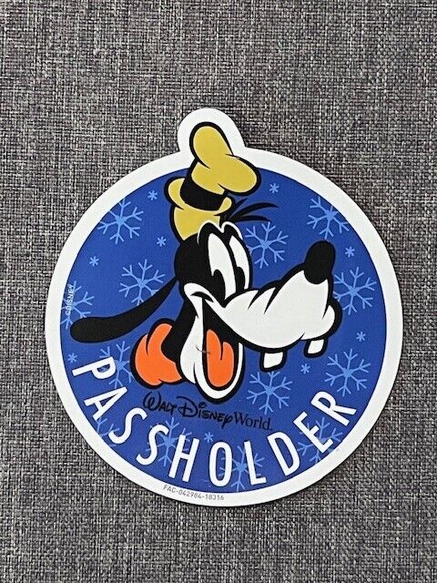 AUTHENTIC Walt Disney World Christmas 2018 Goofy Annual Passholder Magnet