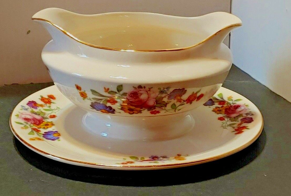 VINTAGE WARWICK AB9469 FLORAL GRAVY WITH PLATE GOLD TRIM EXC 
