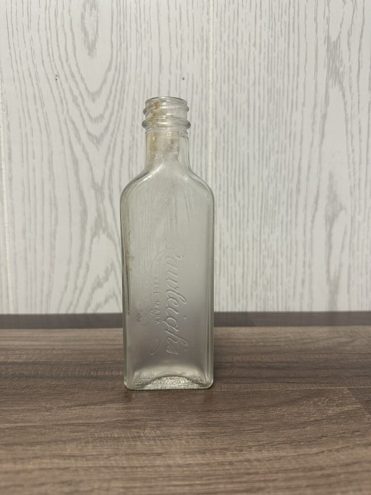 Vintage Rawleighs Medicine Owens-Illinois Glass Bottle