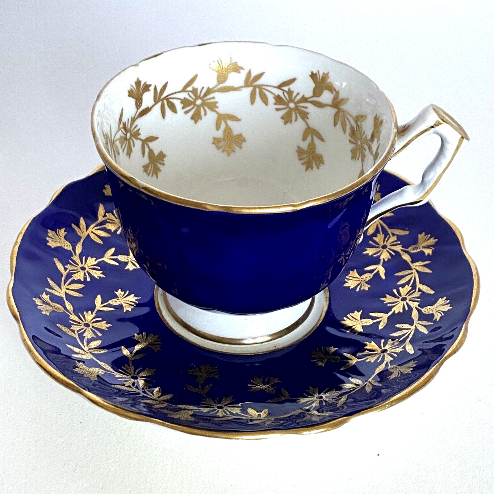 Aynsley Deep Blue No28 Scalloped Border Gold Accent Floral Thistle Teacup Saucer