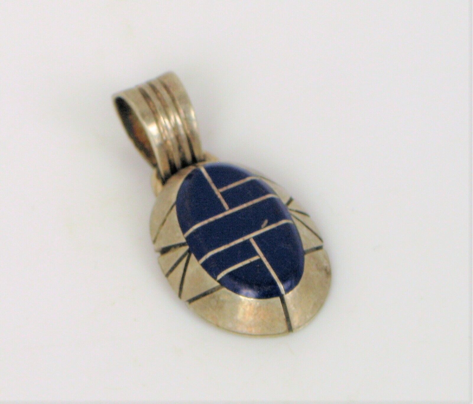 VTG STERLING SILVER NATIVE AMERICAN PENDANT SIGNED LT NICE BLUE LAPIS INLAY 