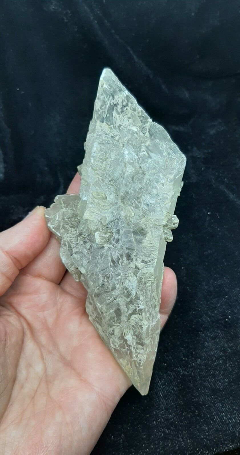 GYPSUM variety SELENITE Crystal, England 133g 15cm x 7cm x 3cm.
