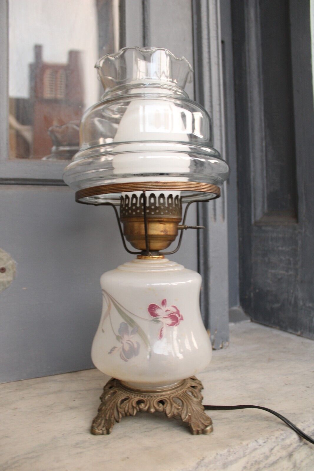 Vintage Hurricane Lamp 3-way Pretty