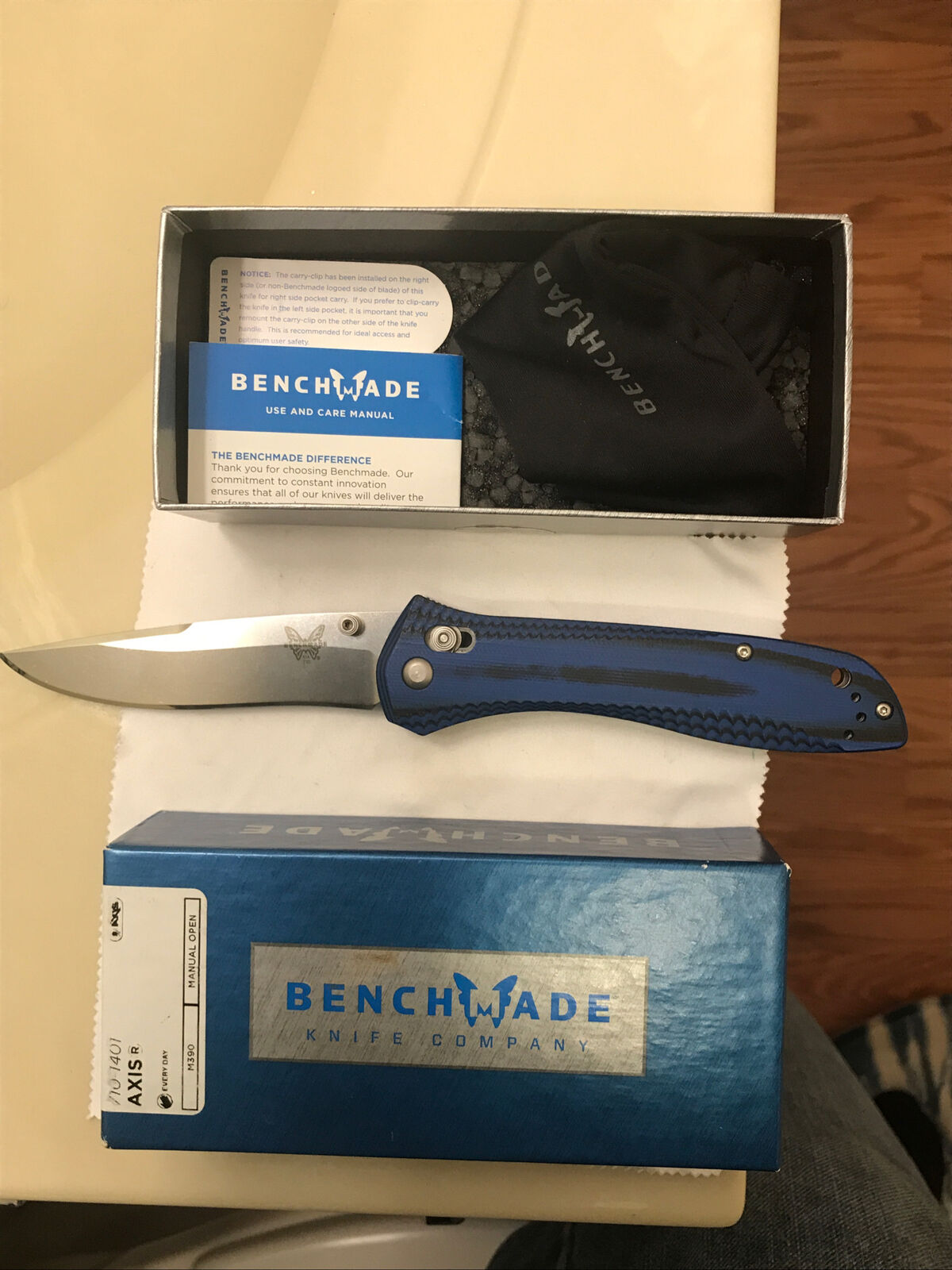 Benchmade Axis 710-1401 Blue M390