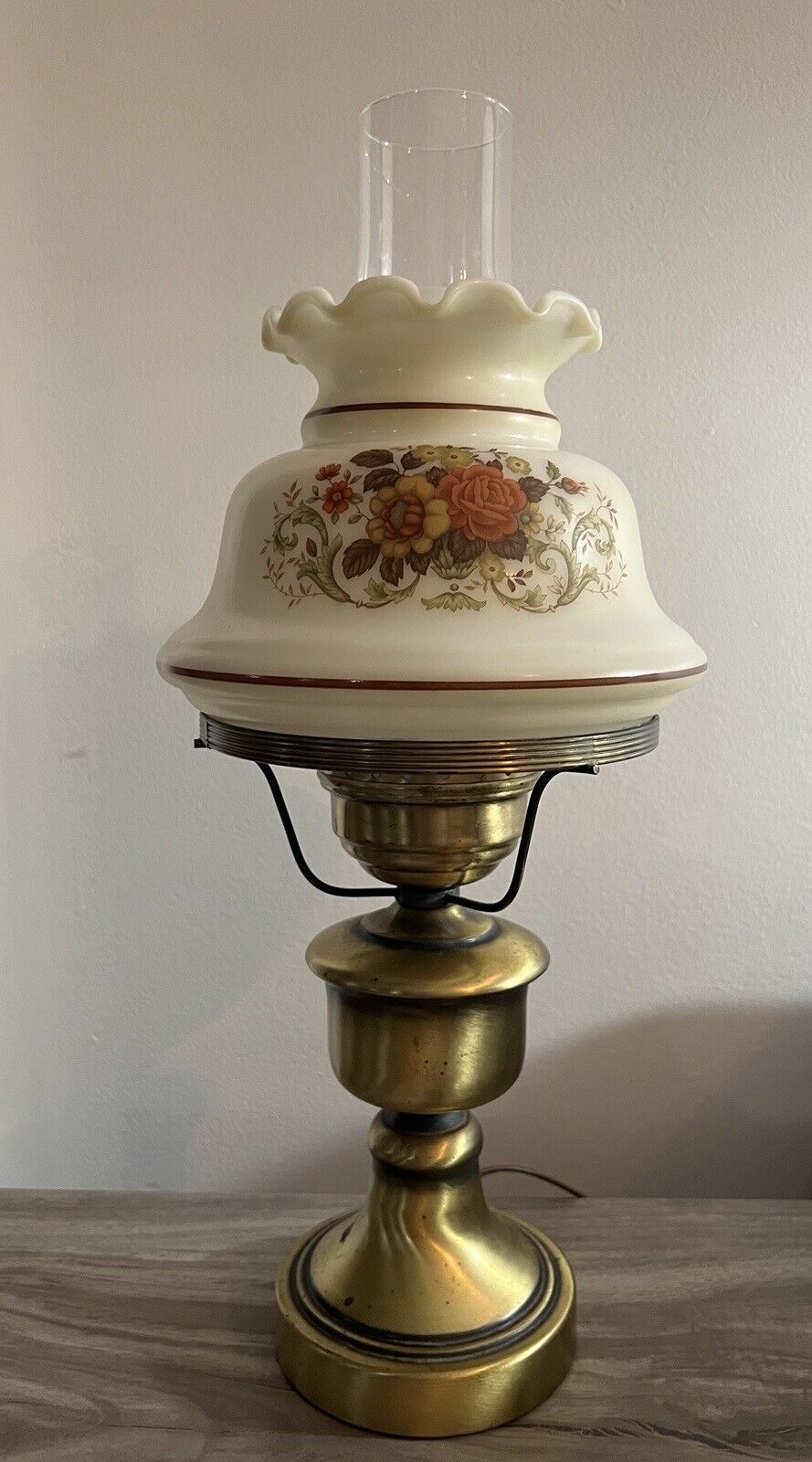 Vintage Quoizel Rust Rose Hurricane Lamp Table Lamp Brass Base - WORKS