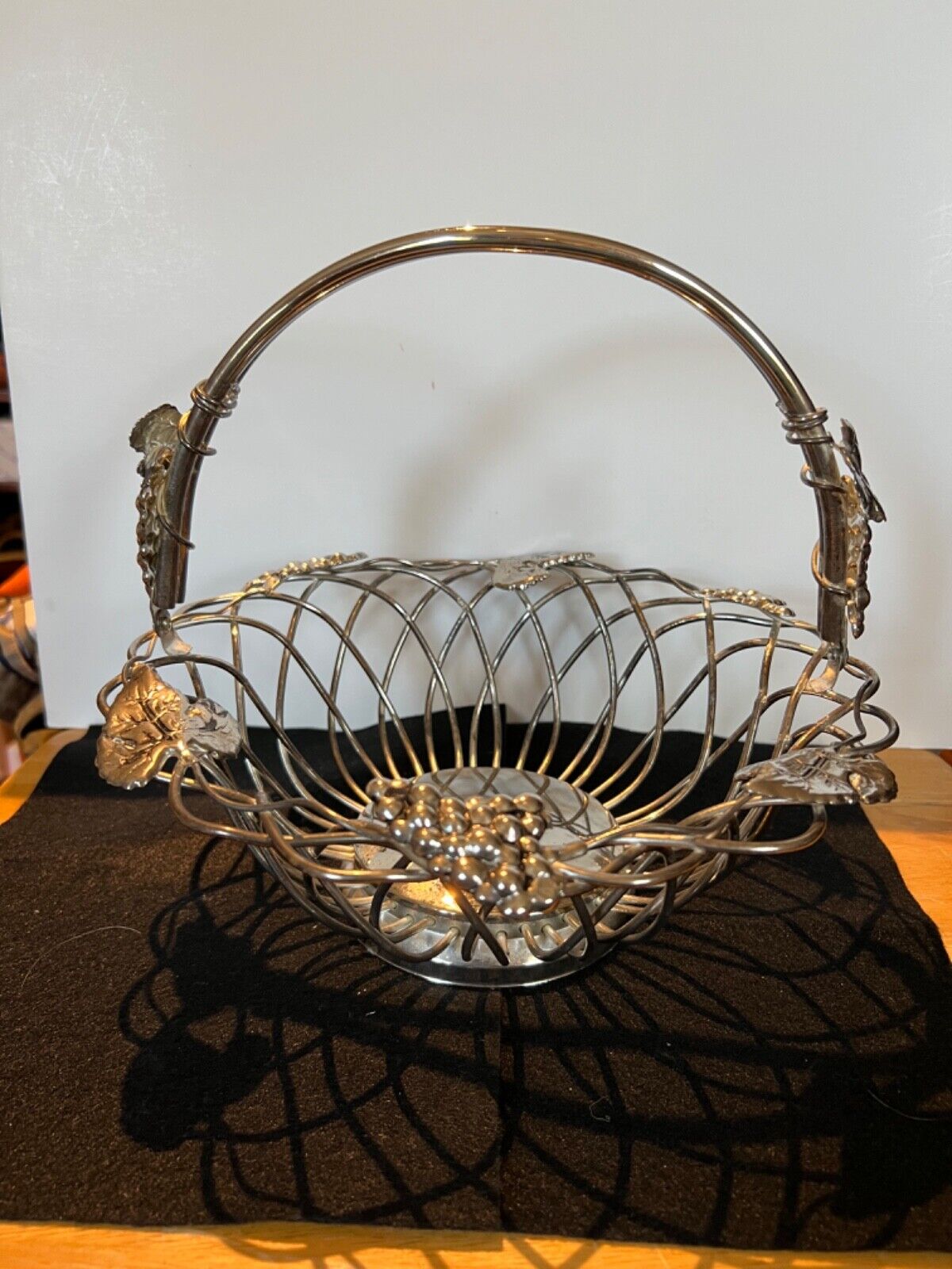 Vintage Godinger Silver-plate Fruit Basket Swing Handle Wire Grape & Leaves 11\