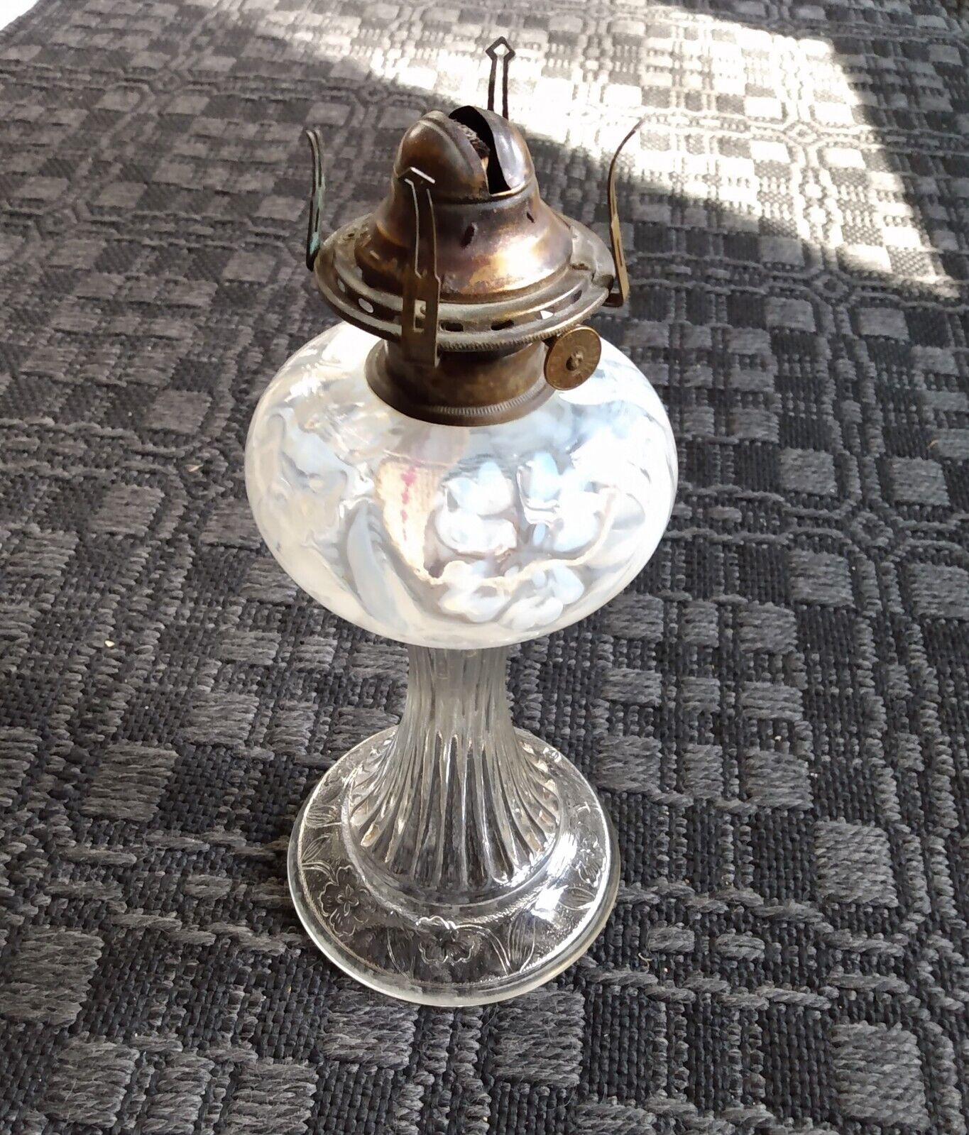 Antique Northwood Company Daffodil Opalescent Glass Victorian Kerosene Oil Lamp