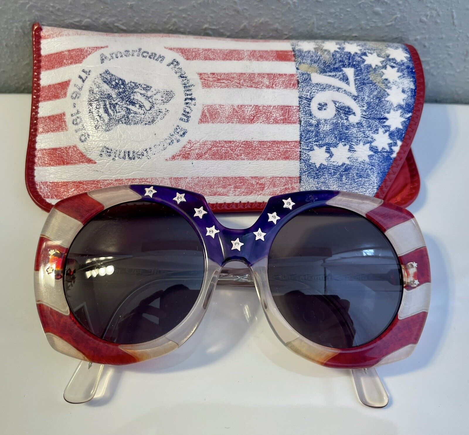1976 Americana Bicentennial Red White Blue Vanity Optical Sunglasses w/ Pouch
