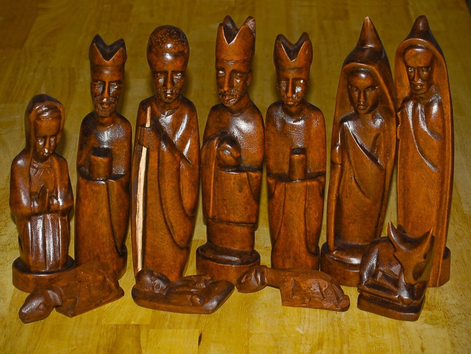 VINTAGE AFRICAN ART Jacaranda Wood NATIVITY Set of 11 Hand Carved in Uganda