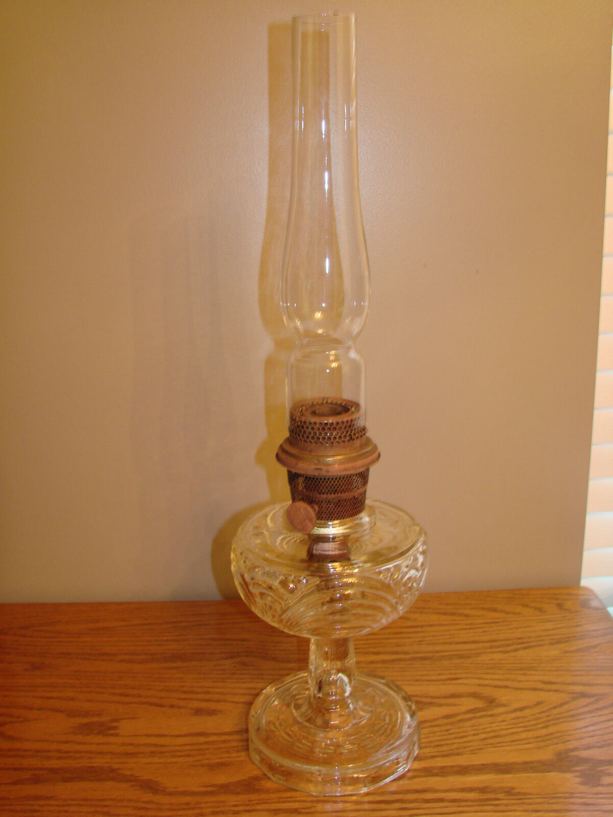 Vintage HTF ALADDIN 1940\'s WASHINGTON DRAPE Oil Lamp Model B Burner & Chimney