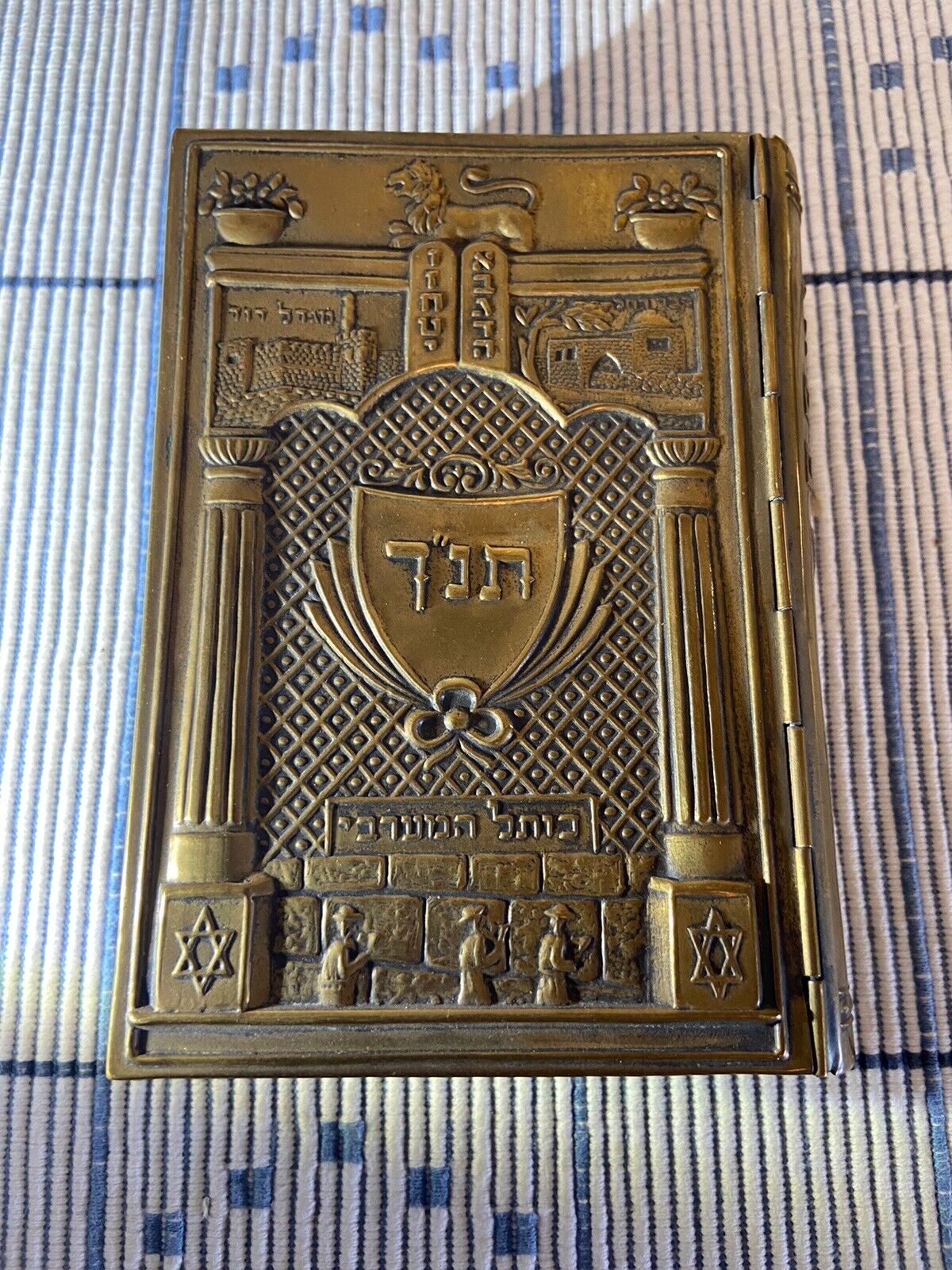 1954 Vintage Bible  With Pictures Metal Case