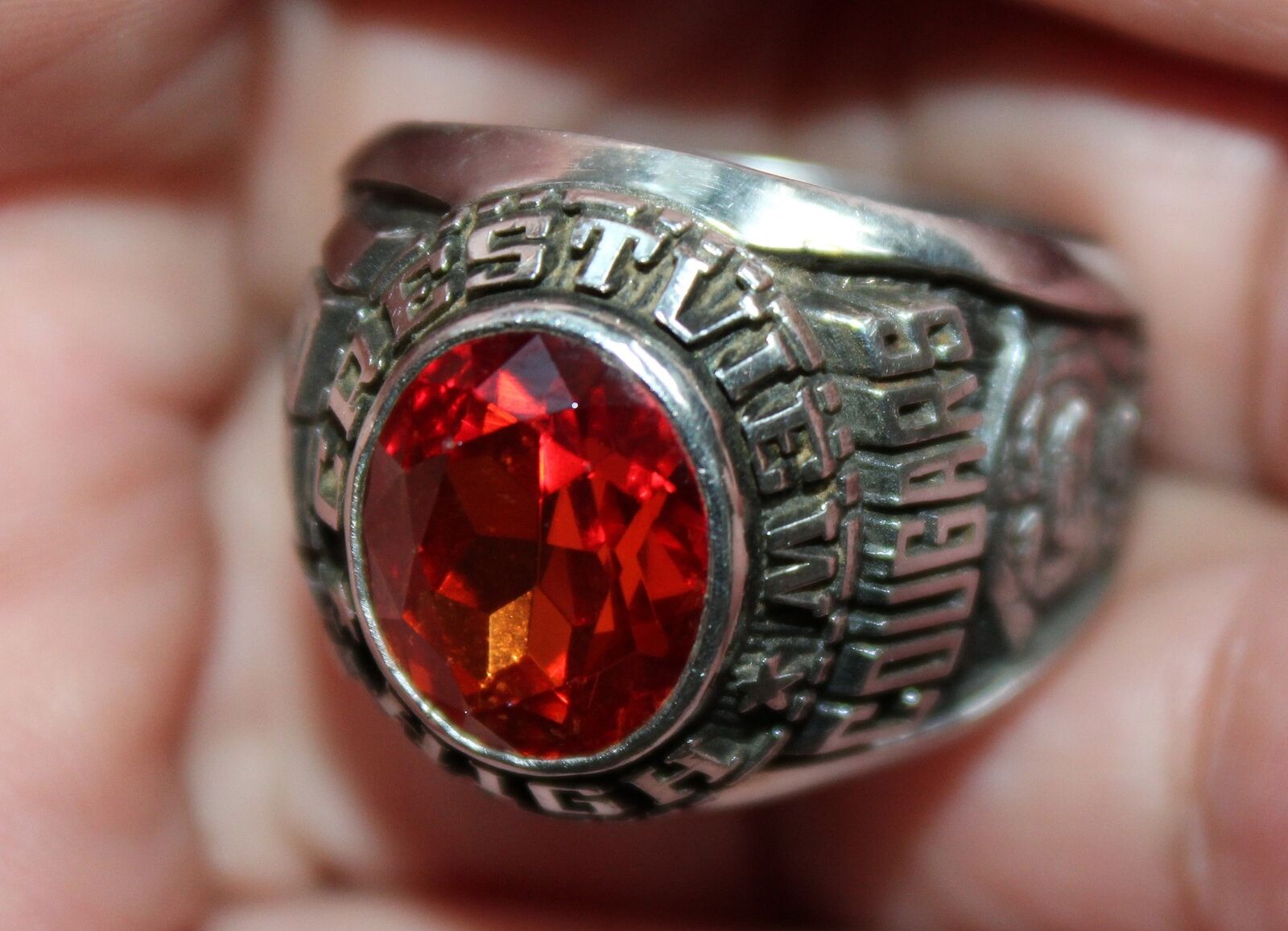 Crestview High Cougars 1984 Siladium Huge Ruby Gemstone Class Ring Size 10.35