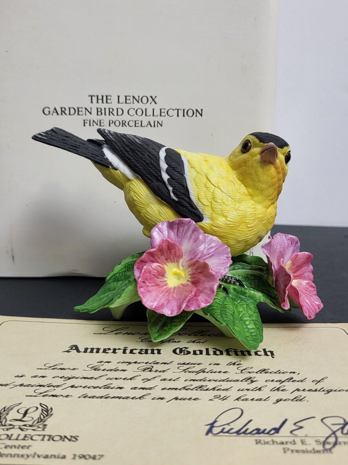 Lenox American Goldfinch Bird with COA Garden Bird Collection Fine porcelain 