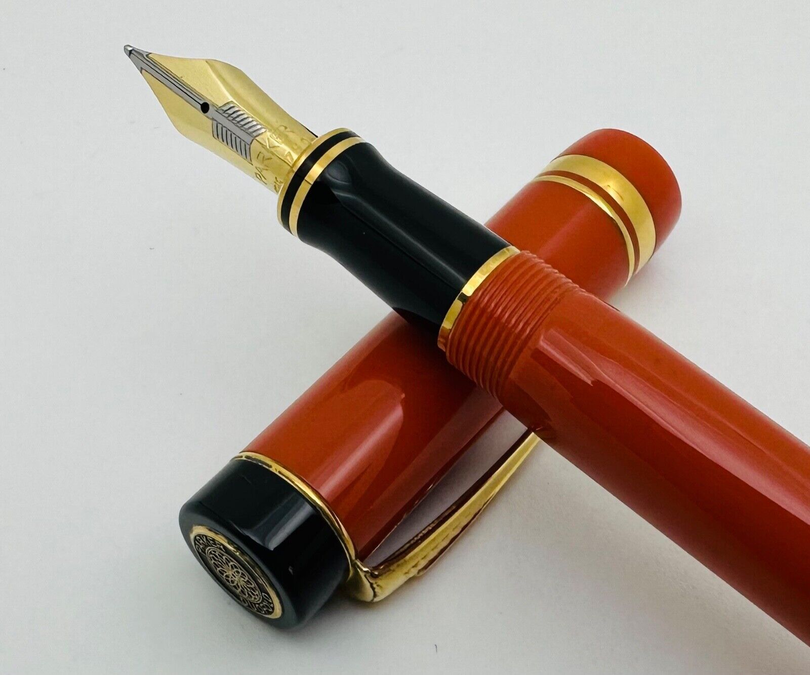 Vintage Parker Duofold Orange Centennial Fountain Pen 18K Gold Nib
