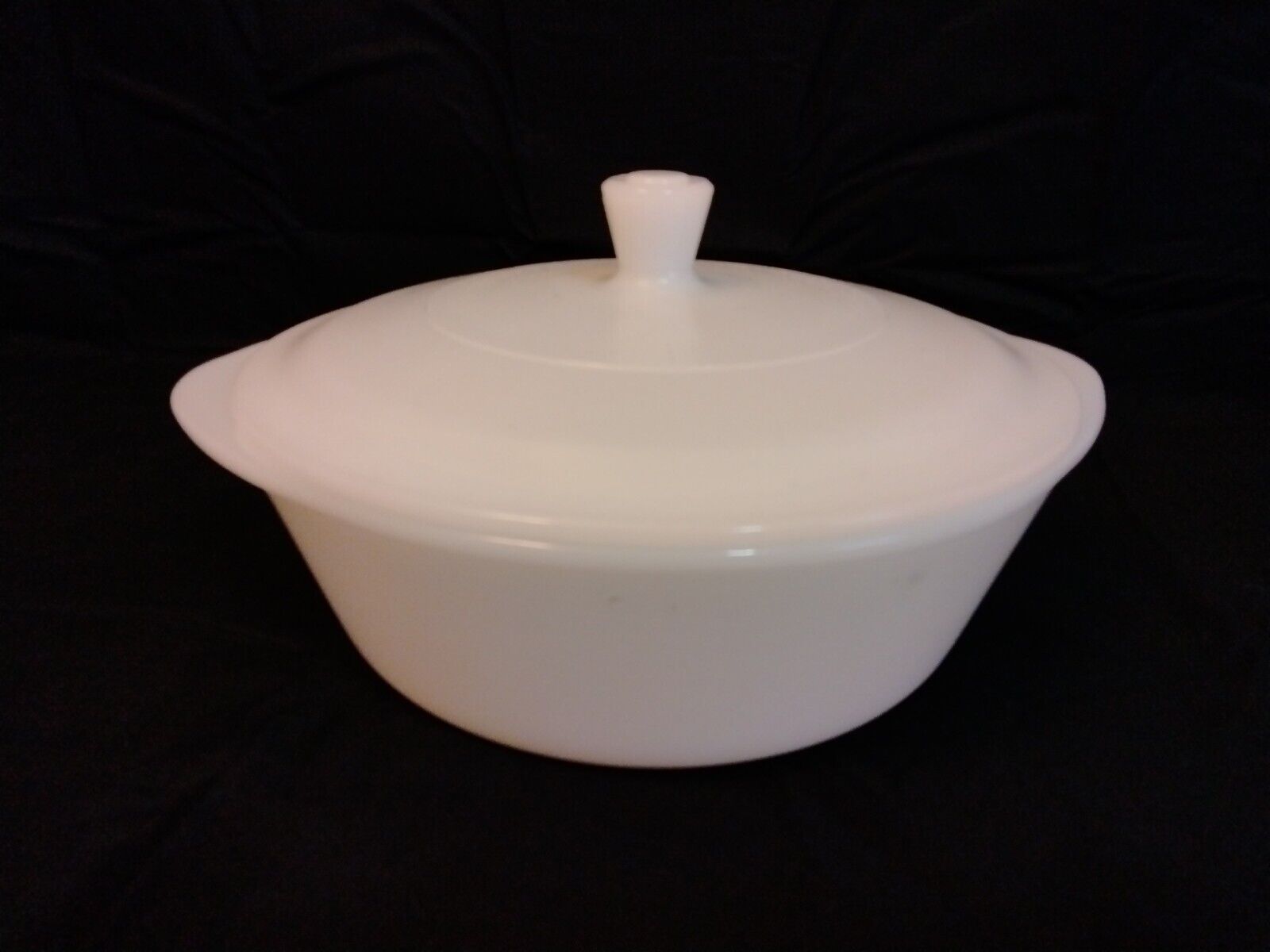 Vintage White Milk Glass 2QT Casserole Covered Baking Dish By GlasBake