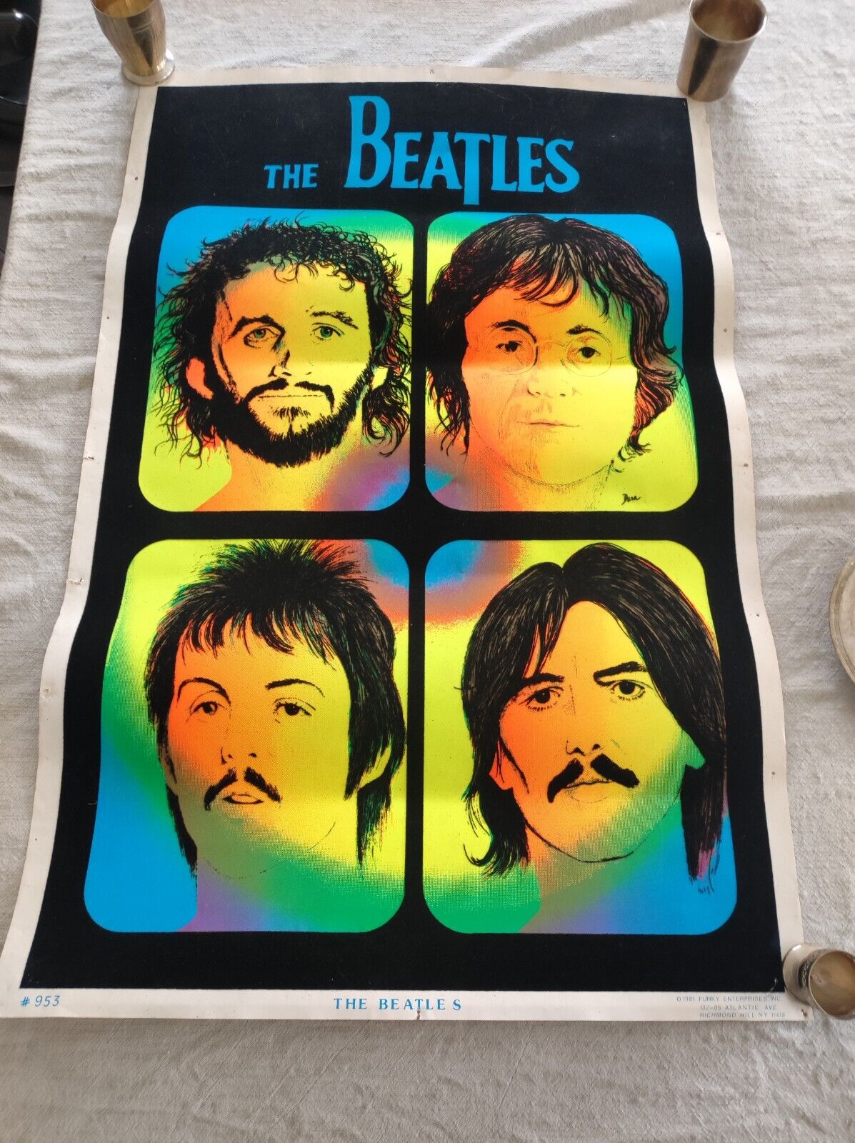 1981 Beatles Fuzzy Blacklight Poster 23x35\'\' 58.5X88.5cm Funky Enterprise #953