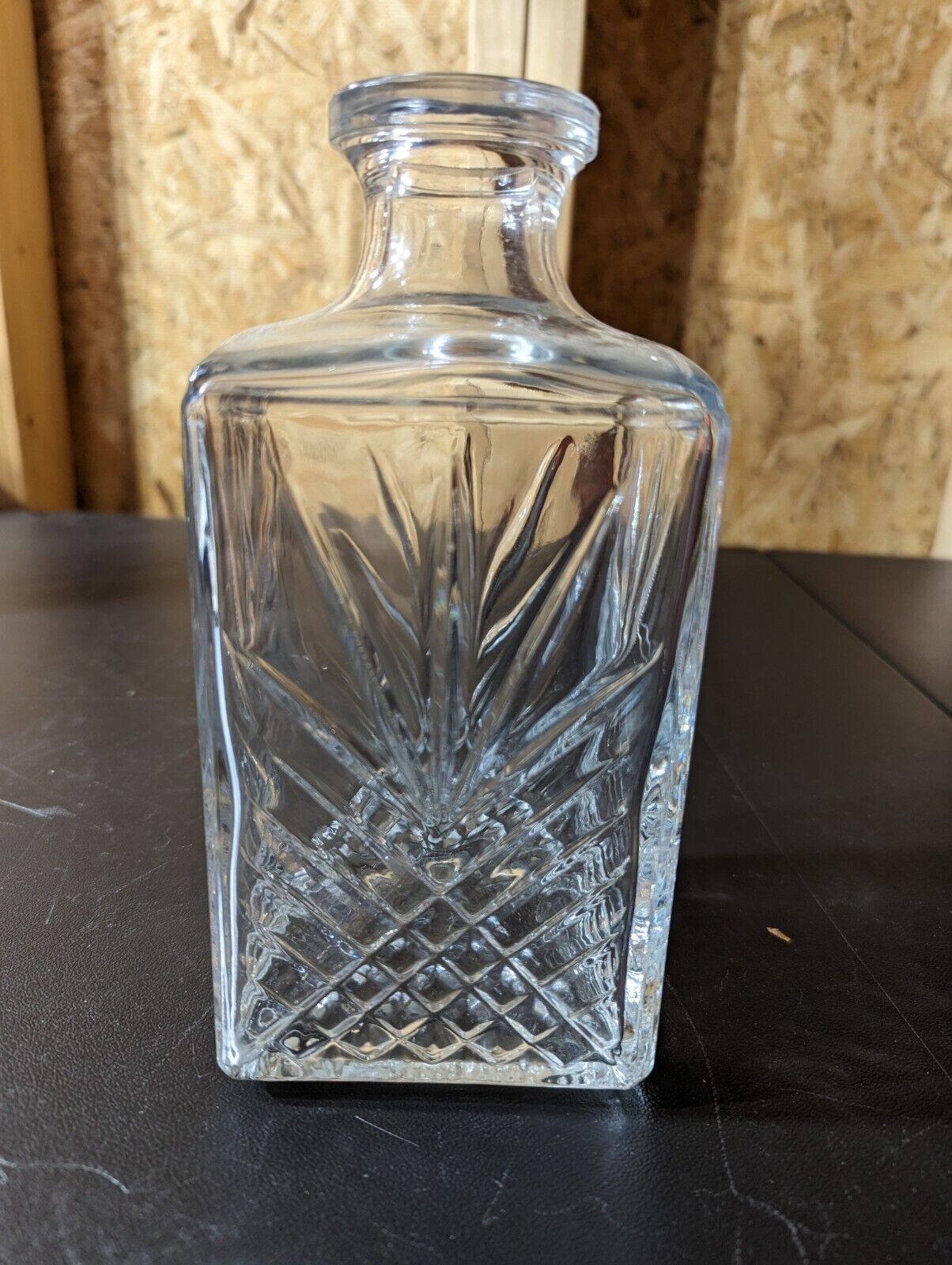 Italian clear glass whiskey decanter 8\